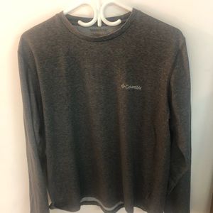 Dark grey Columbia long sleeve t-shirt.